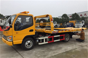 贡井哪里有拖车服务