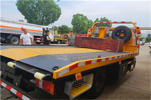 贡井附近拖车电话号码服务